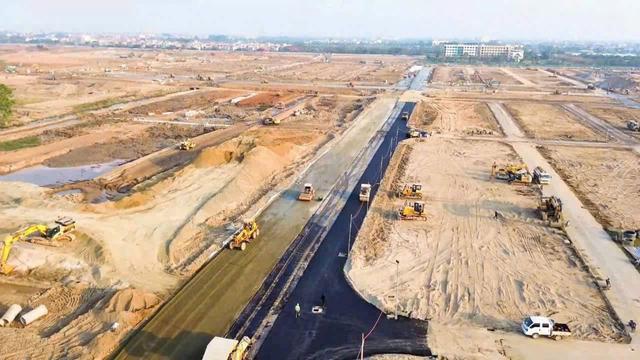 Bất Động Sản Tây Hà Nội "Dậy Sóng" Ngay Đầu Năm